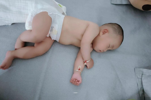 涉县宝宝积食发烧怎么处理